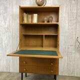 Modernist Secretary