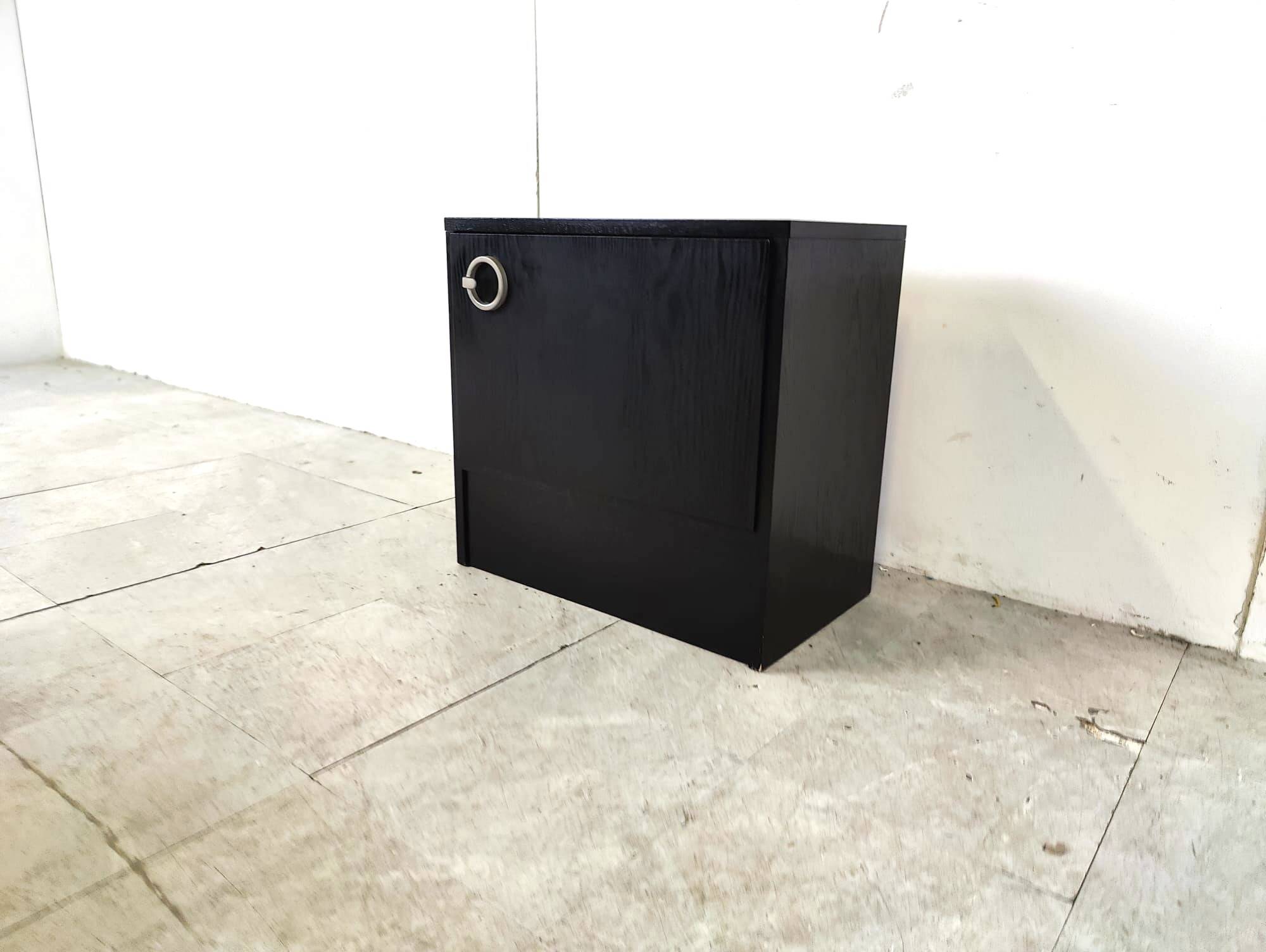 Paire de tables de chevet, années 1970