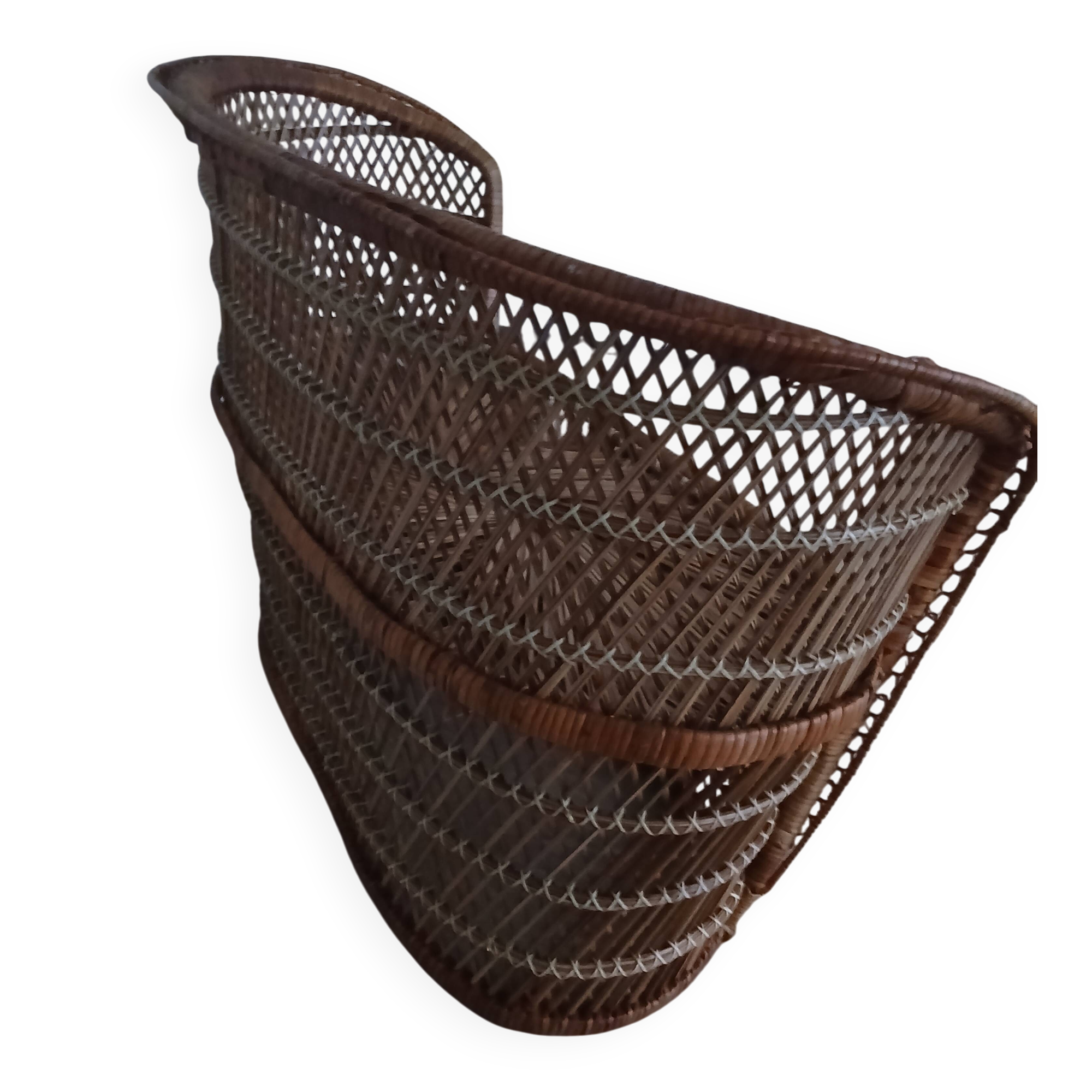 Woven willow in perfect condition.
