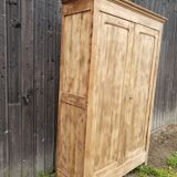 Parisian wardrobe wood in the rough "skirts"
