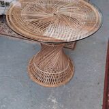 Table basse en rotin, dessus en verre