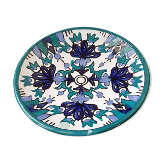 Glazed pottery cup