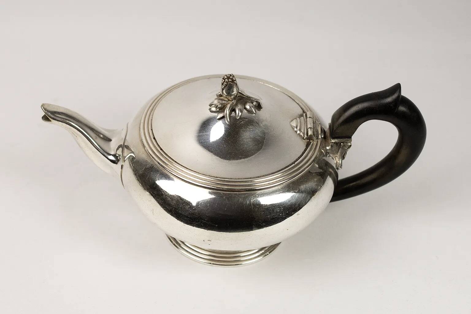 Christofle teapot in silver-plated metal and blackened wood – late 19th century