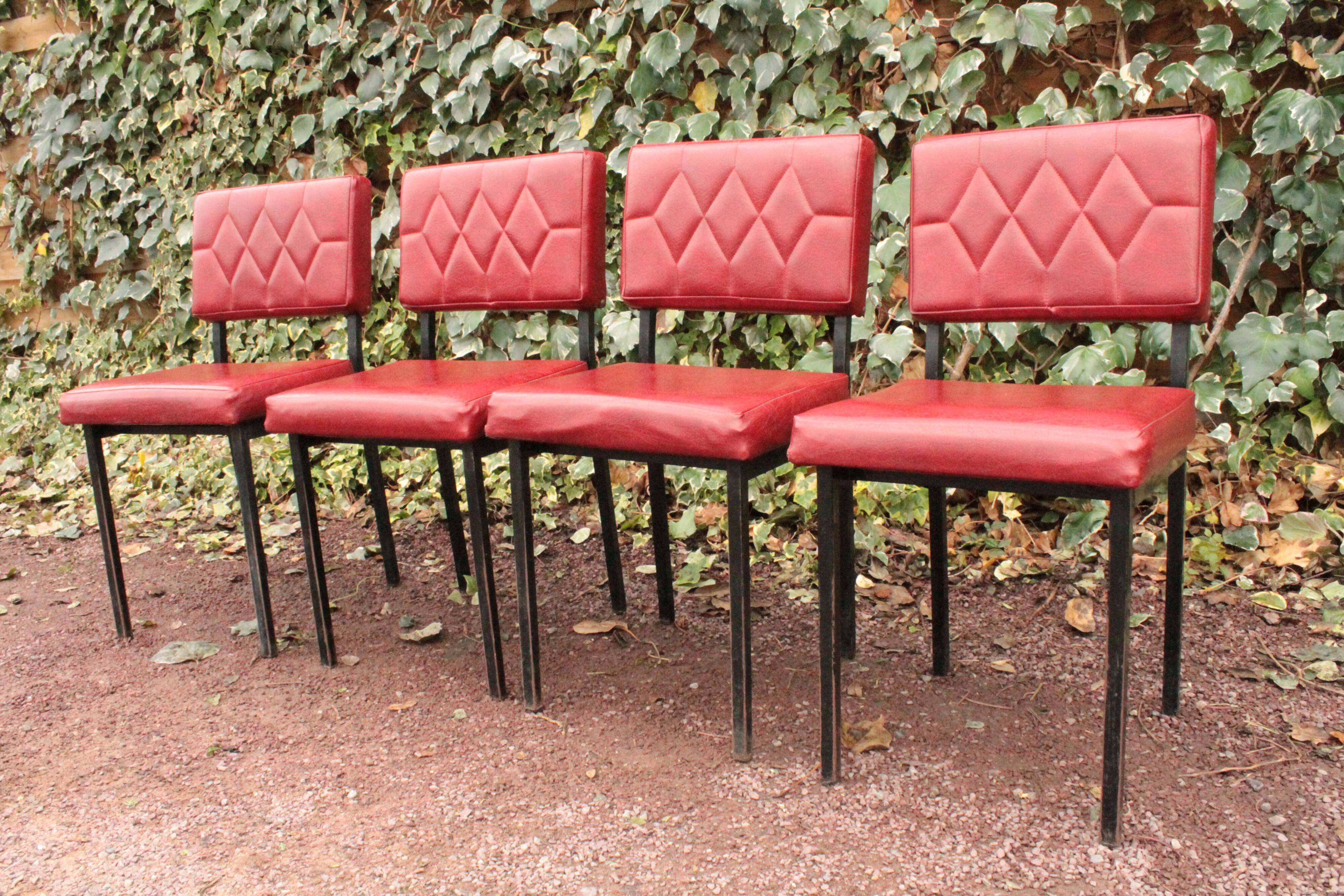 Series of 4 red chairs in skai 50s