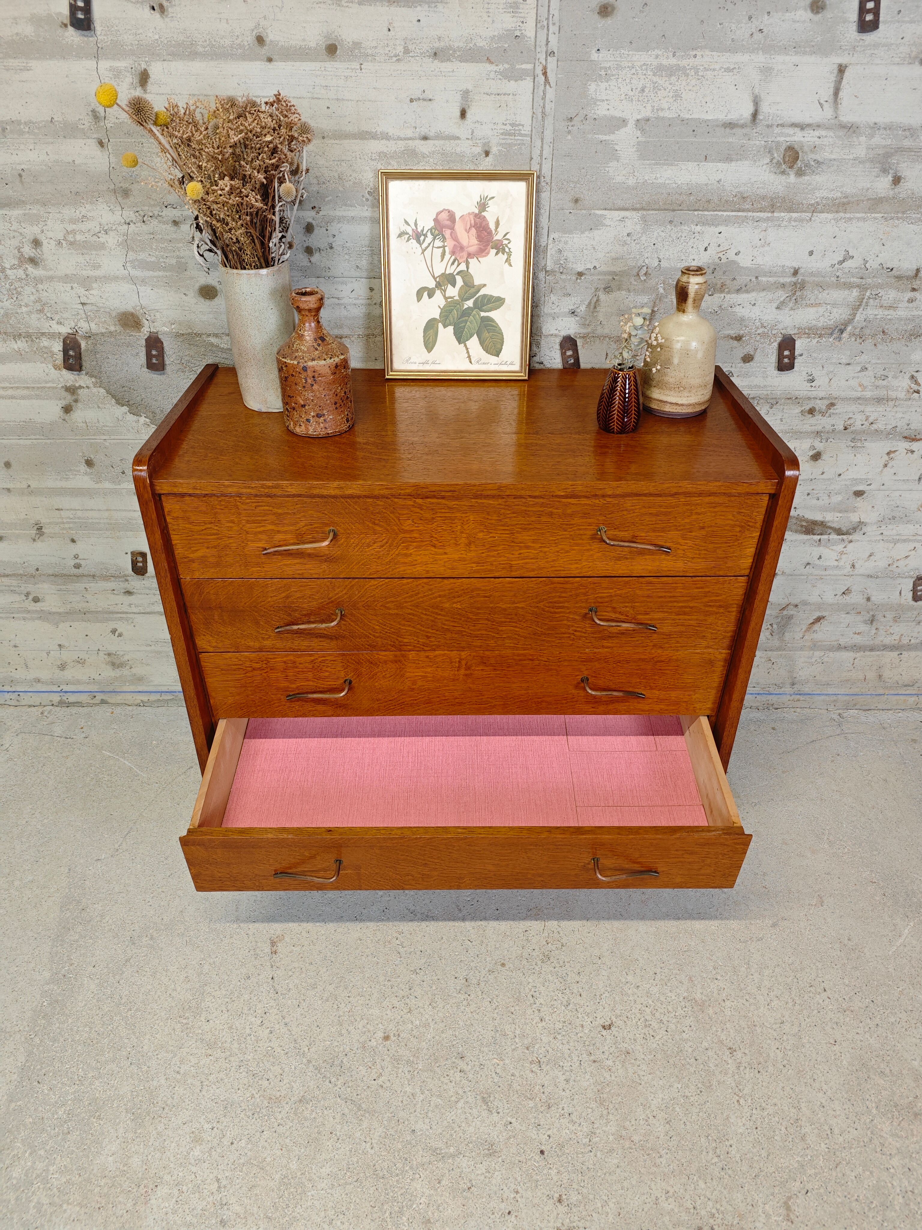 Vintage chest of drawers