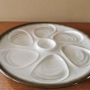 6 assiettes à huîtres vintage en barbotine