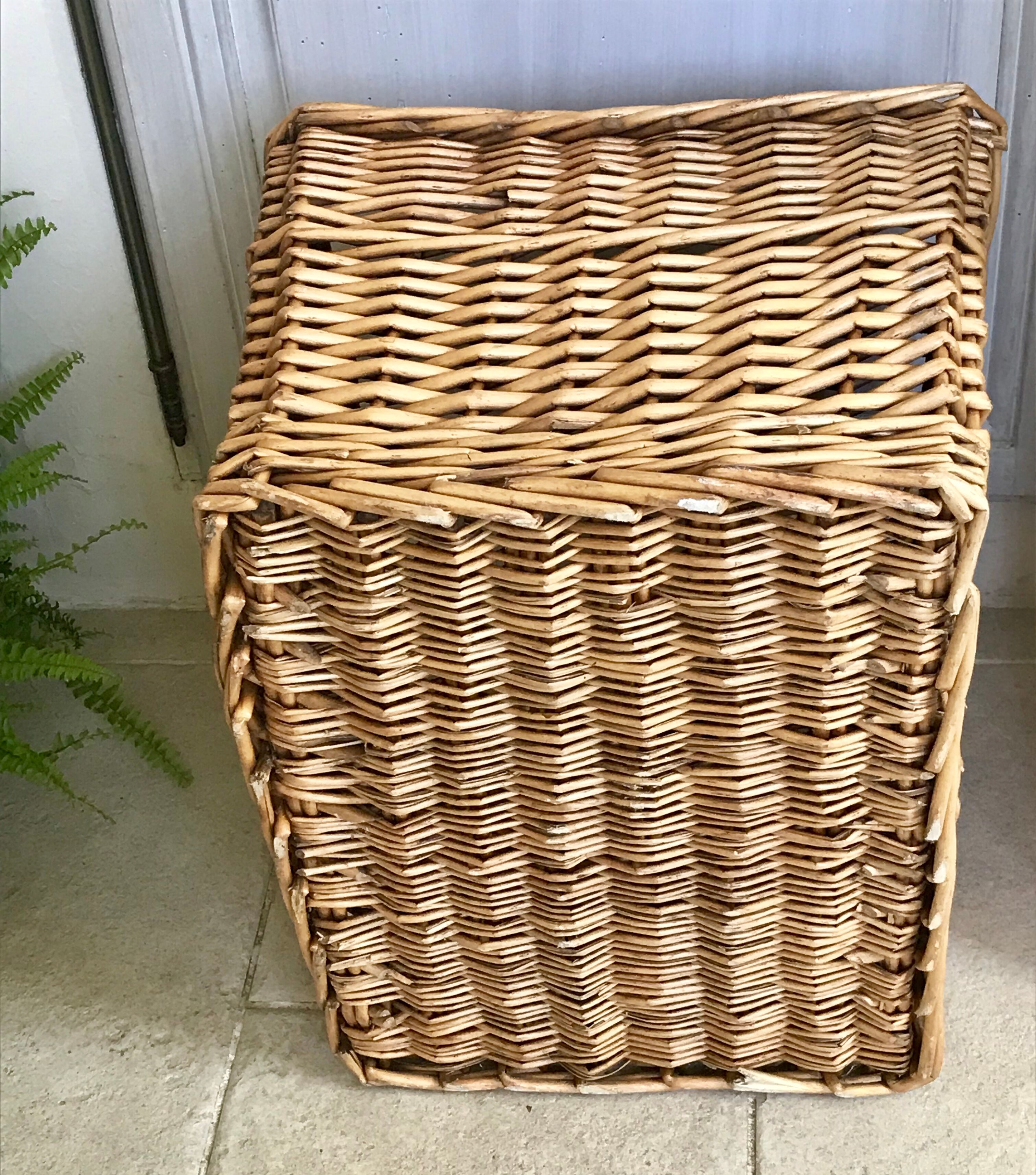 Wicker pan