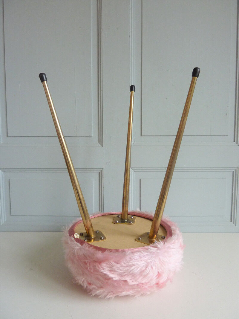 Stool tripod rug pink 70