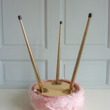 Stool tripod rug pink 70