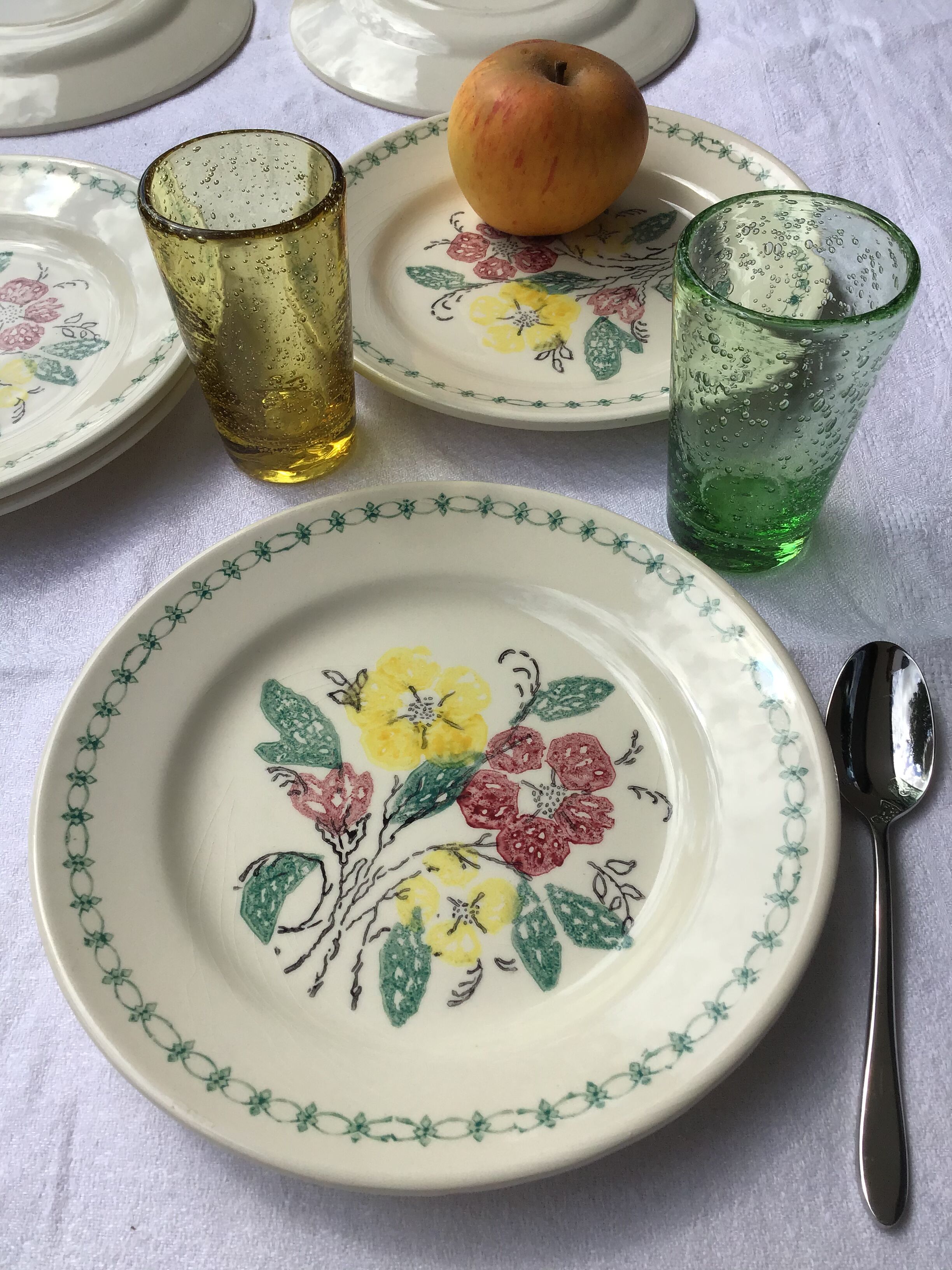 6 dessert plates earthenware cream flowers