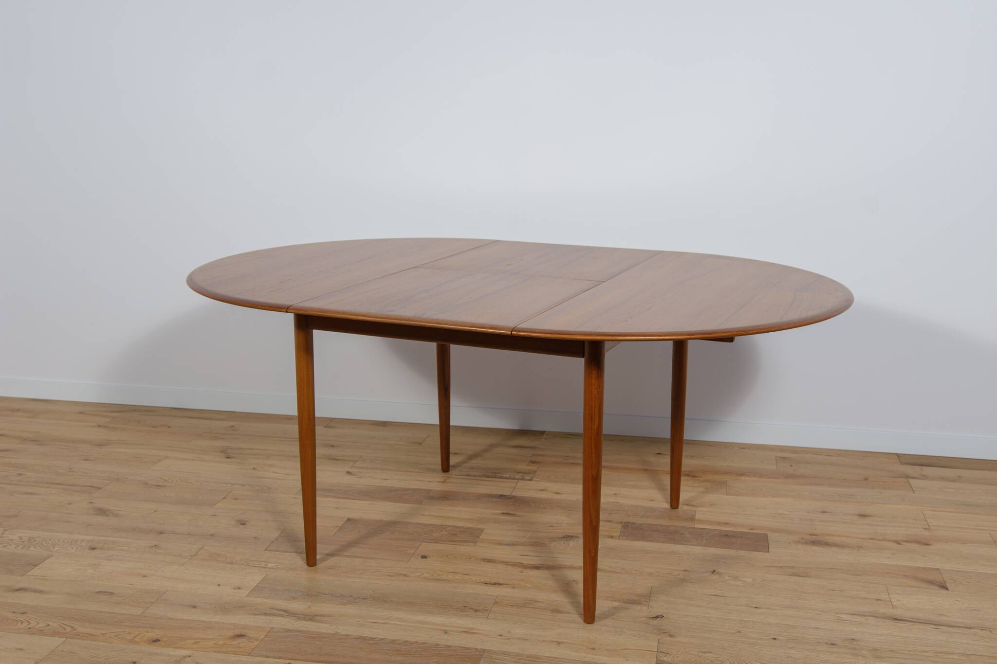 Table à manger ronde danoise vintage en teck, 1970s