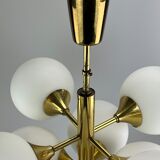 Lustre Sputnik Kaiser Leuchten design en verre opale années 60 70