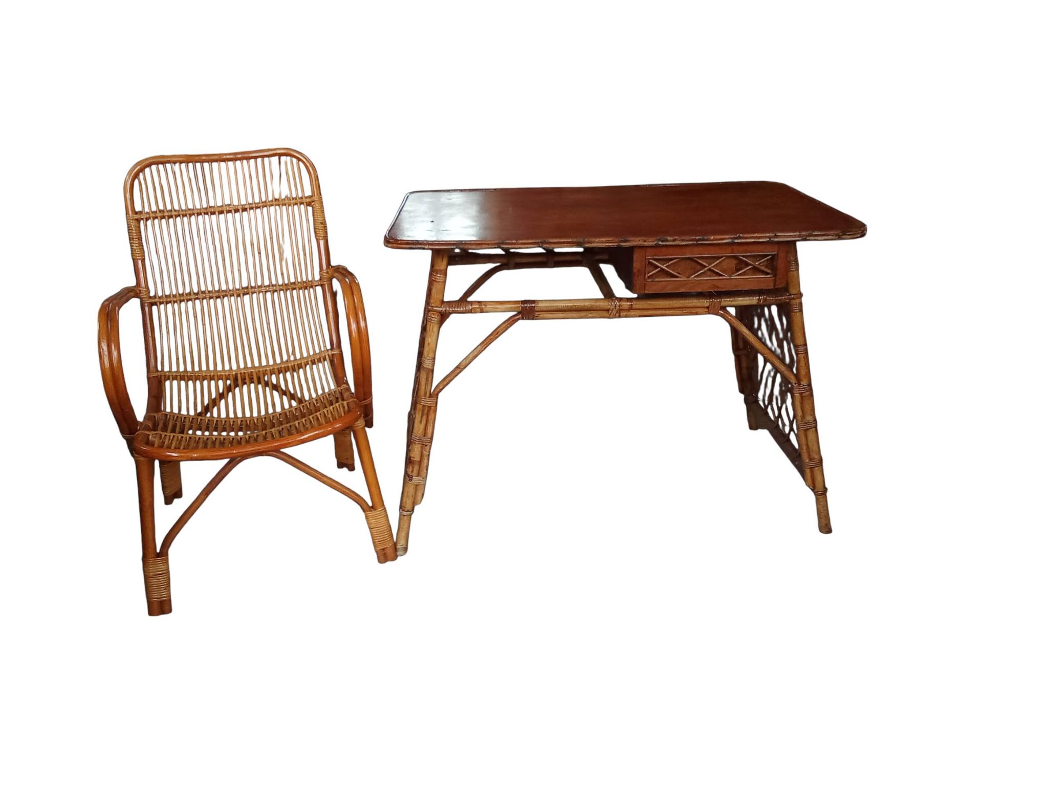 Bureau et fauteuil vintage en rotin