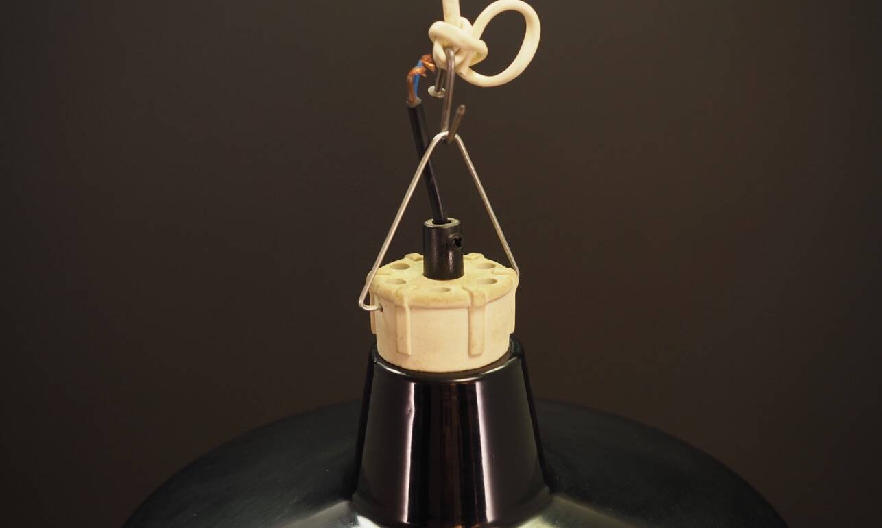 Lampe à suspension noire, design danois, années 1960, production : Danemark