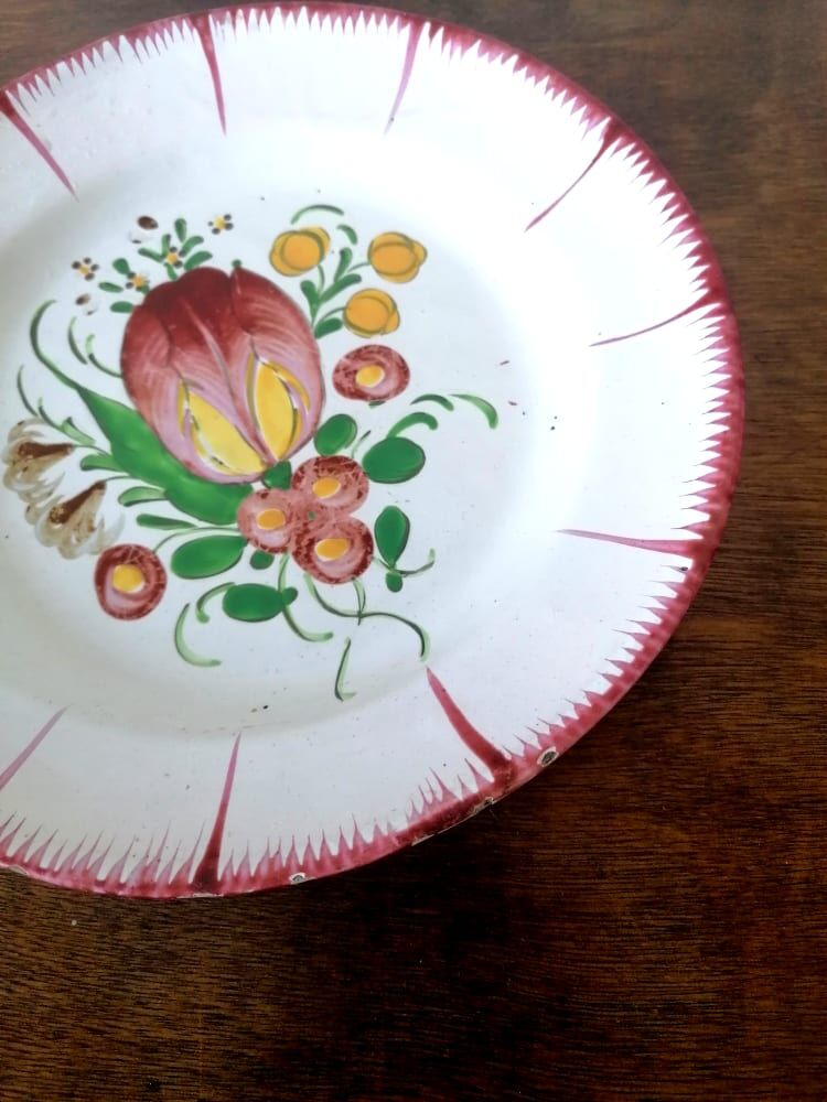 Pair of earthenware plates Les Islettes XIXth century