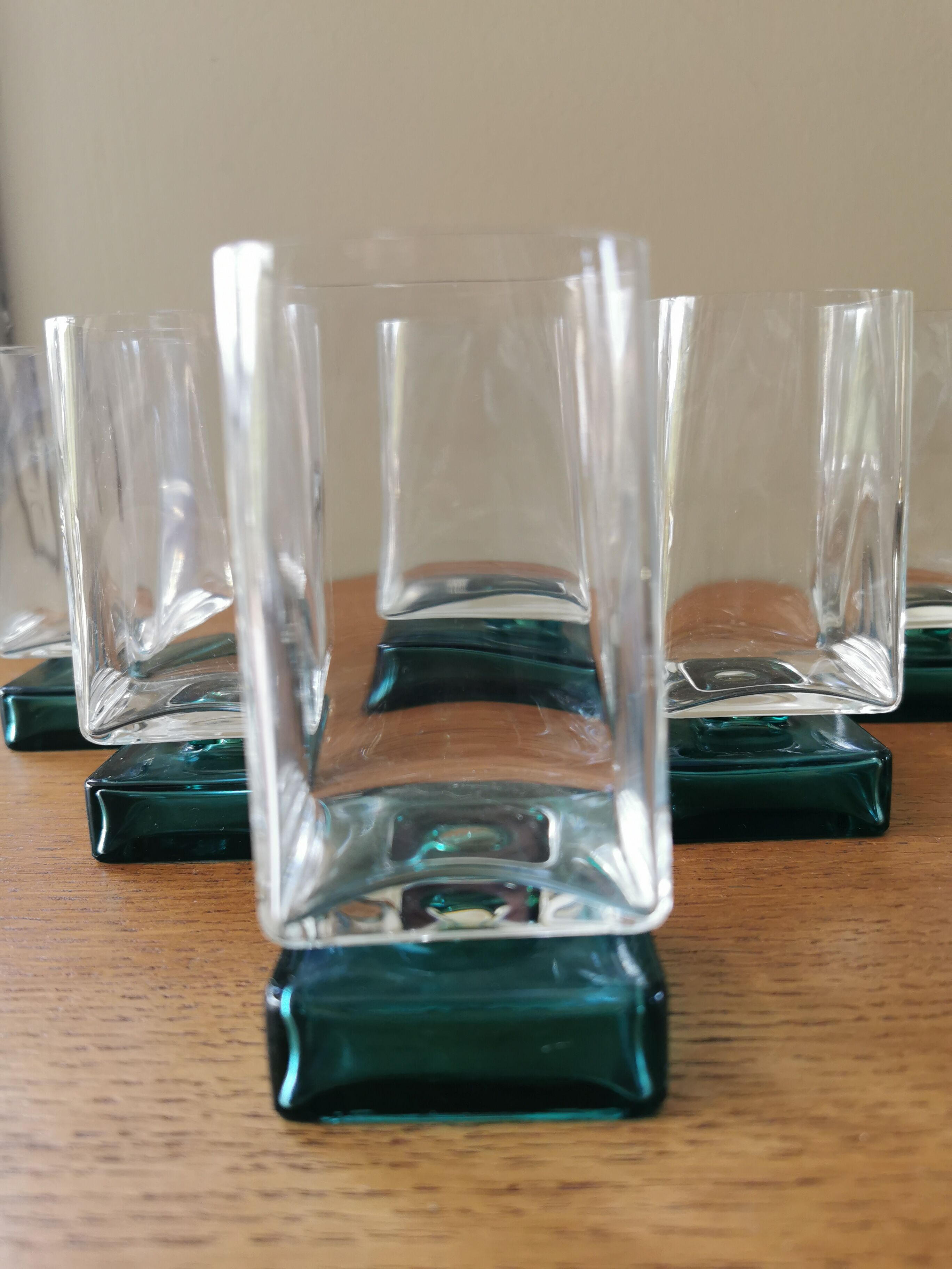 Suite of 6 square glasses blown feet