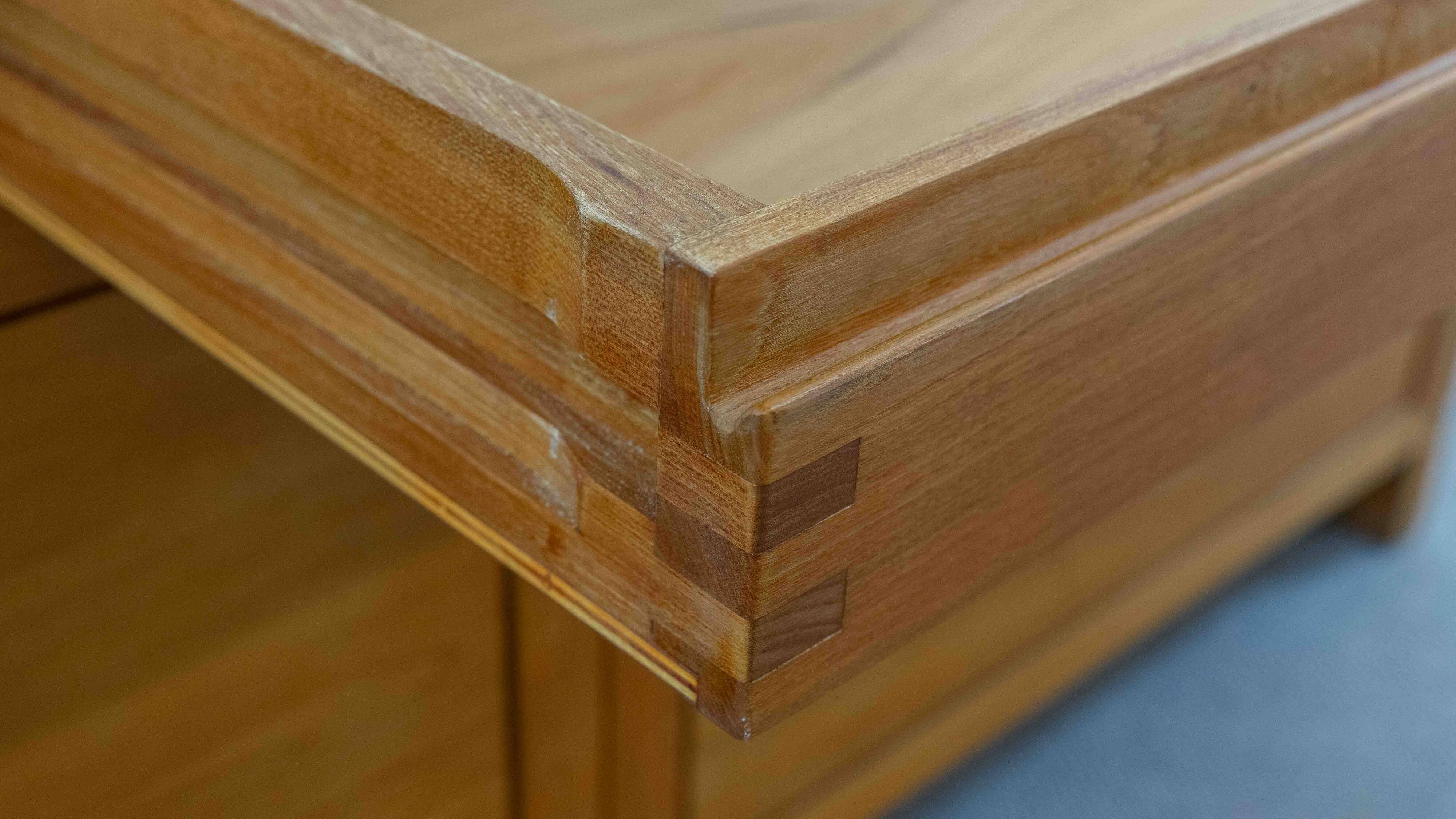 Sideboard R08 de Pierre Chapo en orme massif