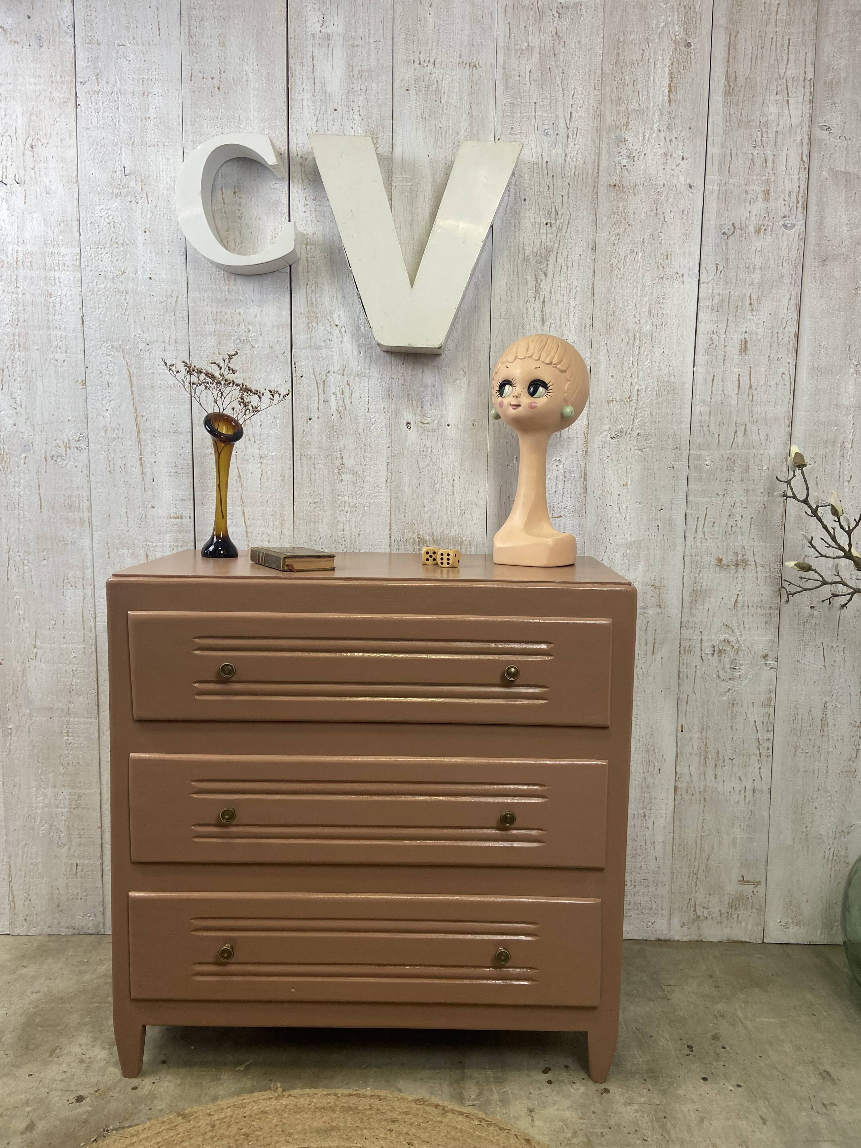 Vintage chest of drawers