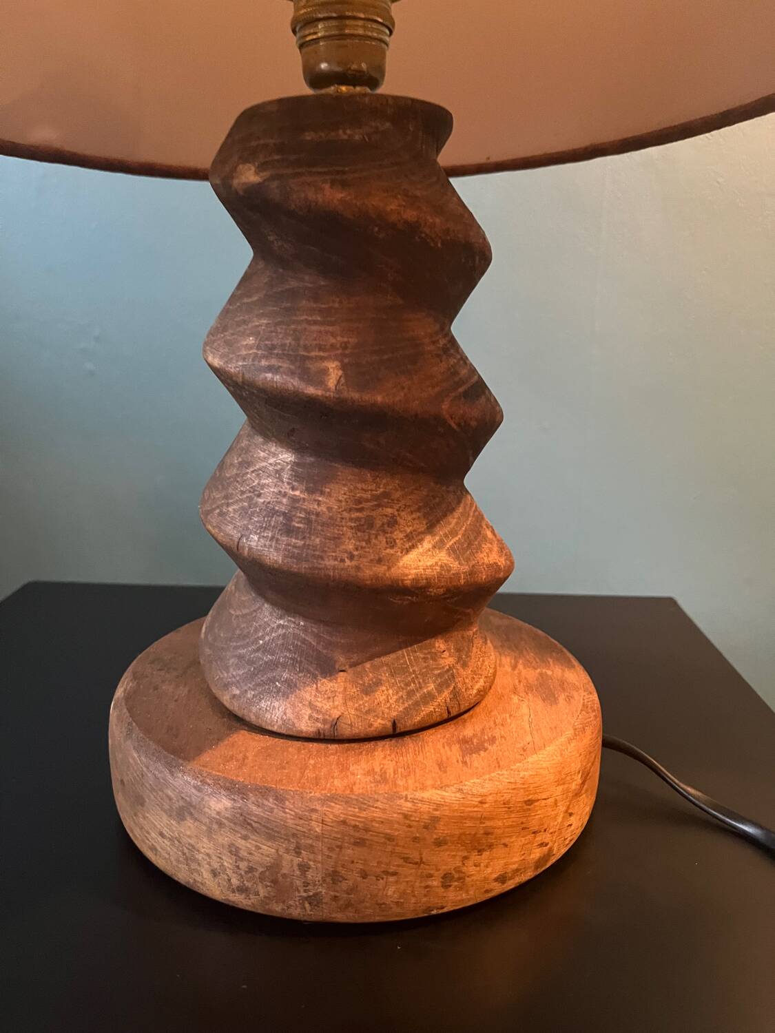 Table lamp in turned solid wood