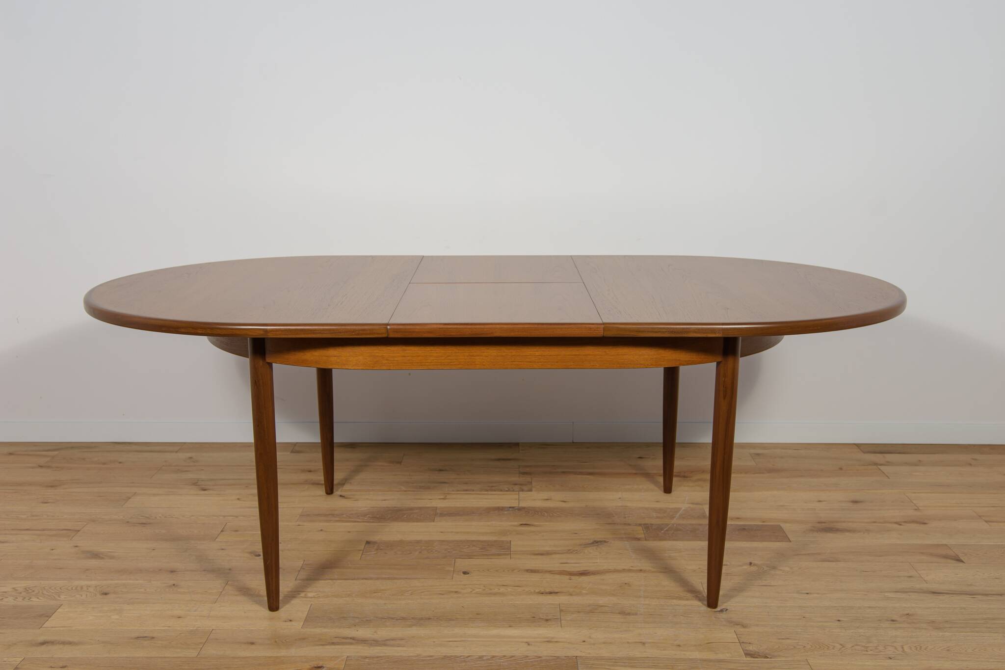 Mid-century oval teak dining table from G-Plan, 1960s