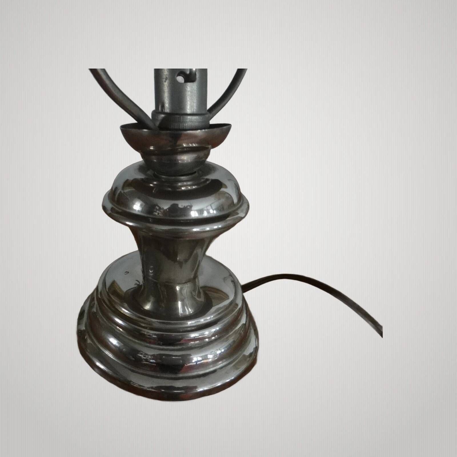 Mushroom lamp from the Art Deco period characteristic of Jacques AD productions.