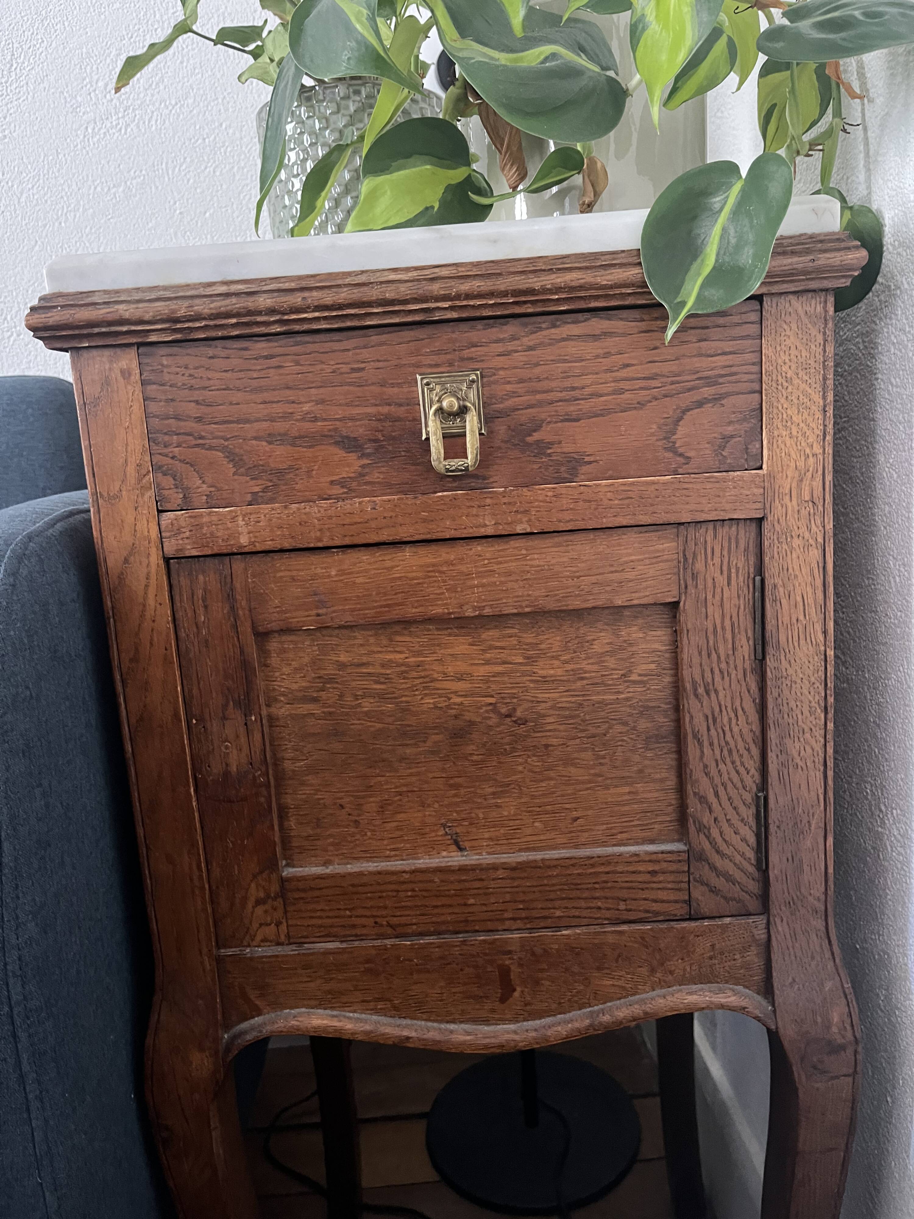 Antique gueridon