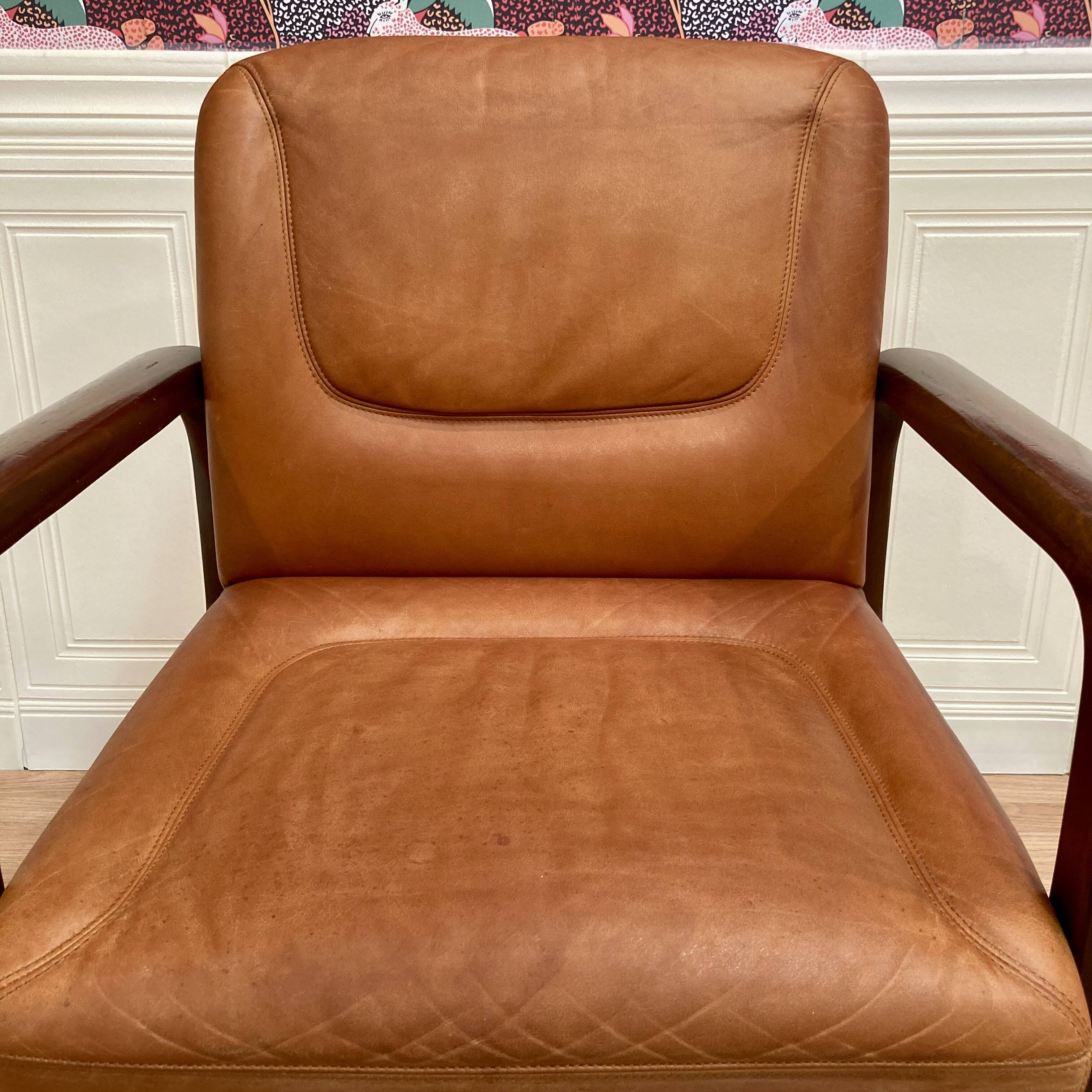 FAUTEUIL CUIR "DESIGN 1960".