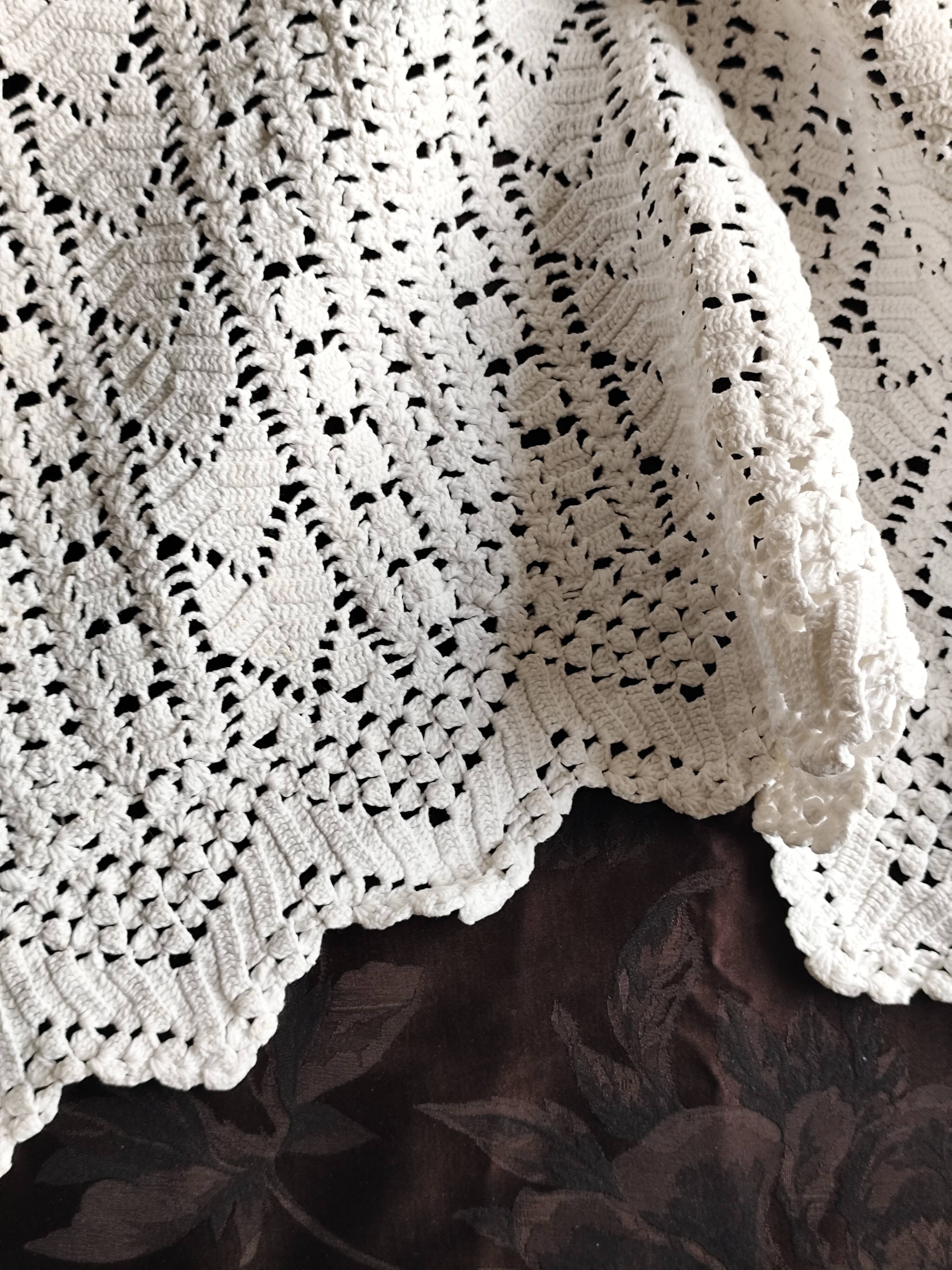 White cotton bedspread - throw with geometric chevron pattern