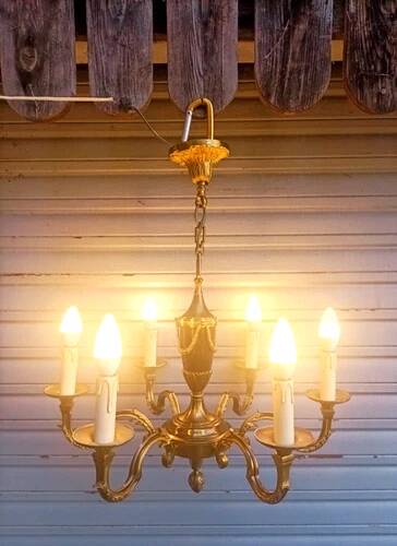 Superb 6-light chandelier in gilded bronze in Louis XVI style, in working condition.