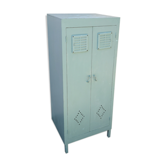 Wardrobe keeps you eating