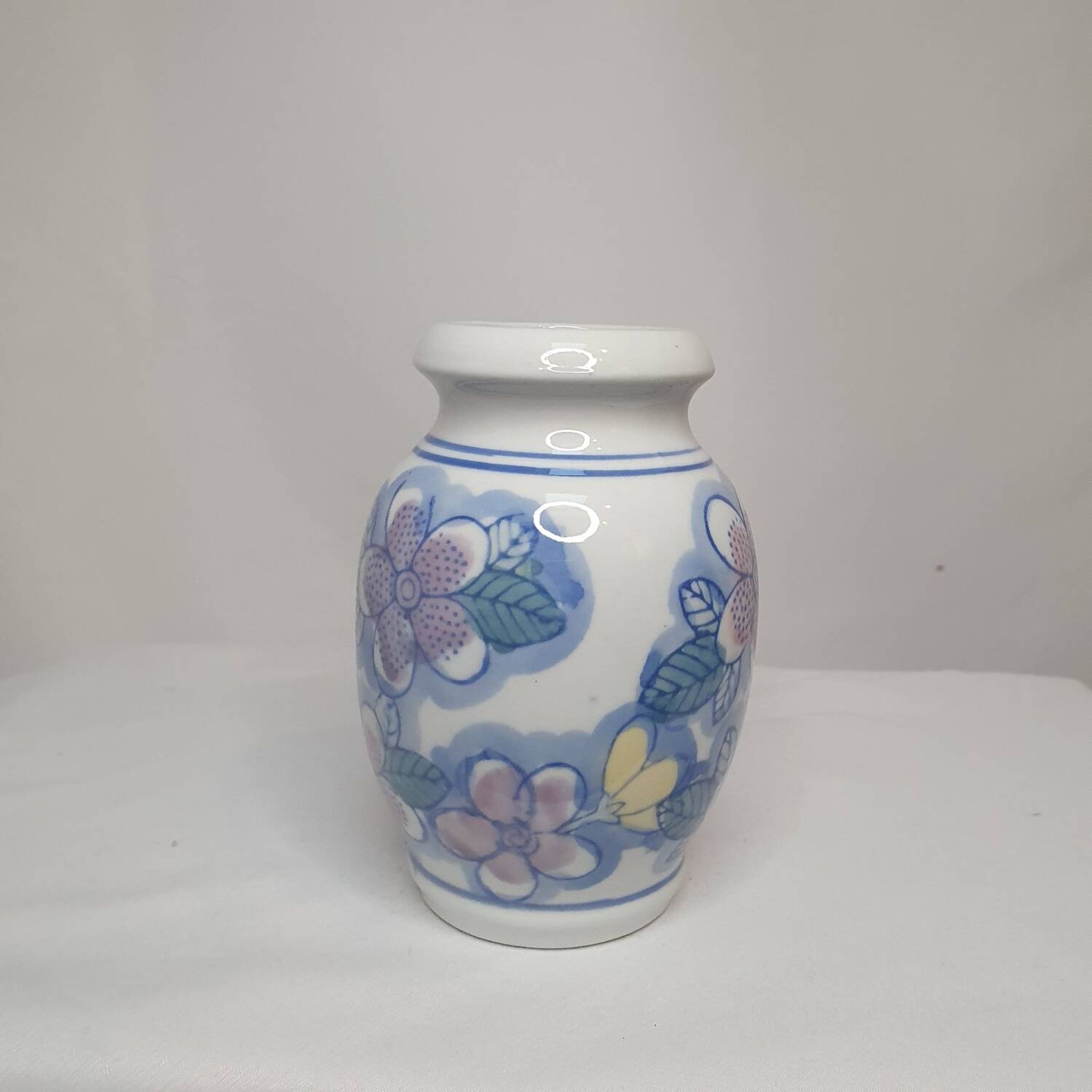 Petit vase en porcelaine de chine