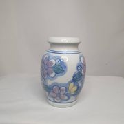 Petit vase en porcelaine de chine