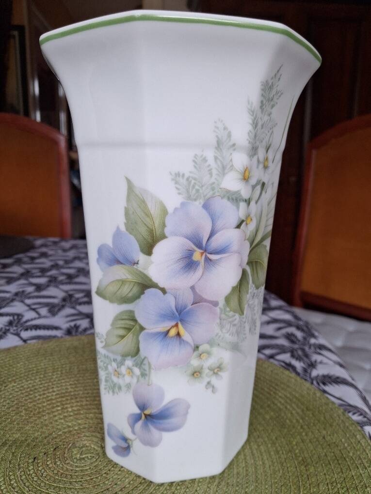 Superbe grand vase octogonal Porcelaine Limoges France
