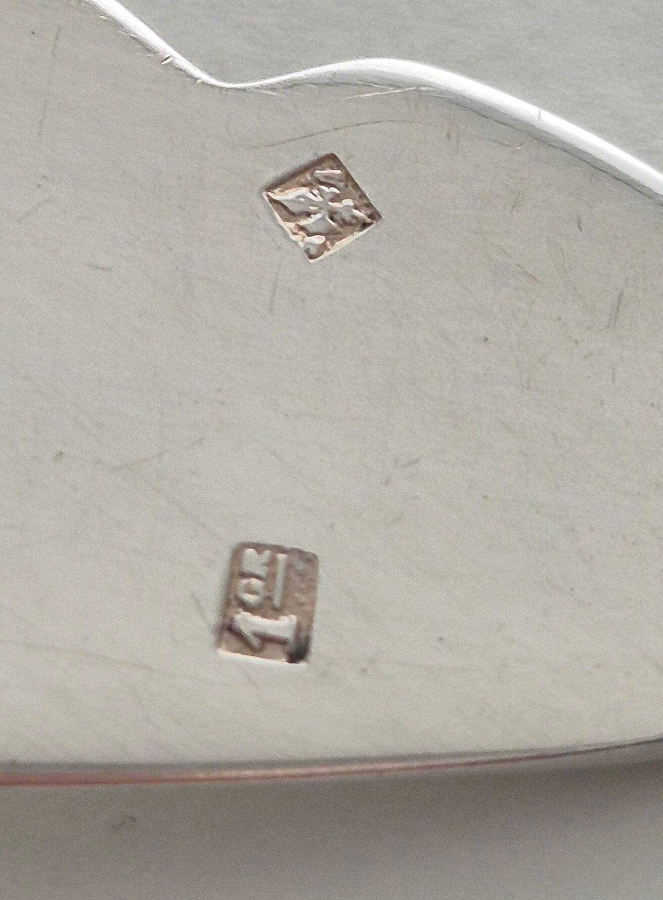 Butter knife, silver-plated metal.