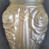 Vase Art Déco en verre dépoli moulé et pressé, couleur jaune champagne