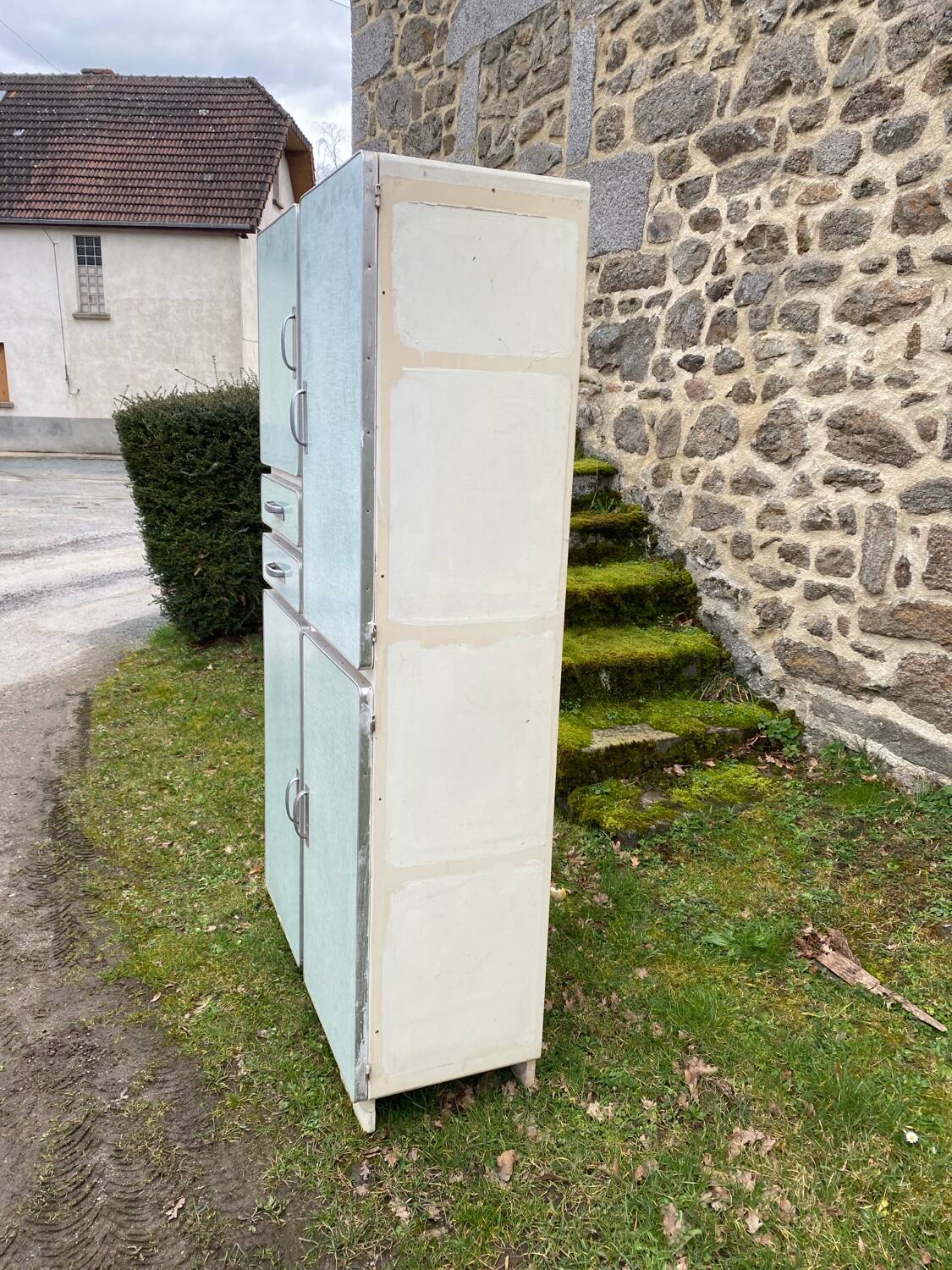 Vintage kitchen cabinet in blue Formica (sea green)
