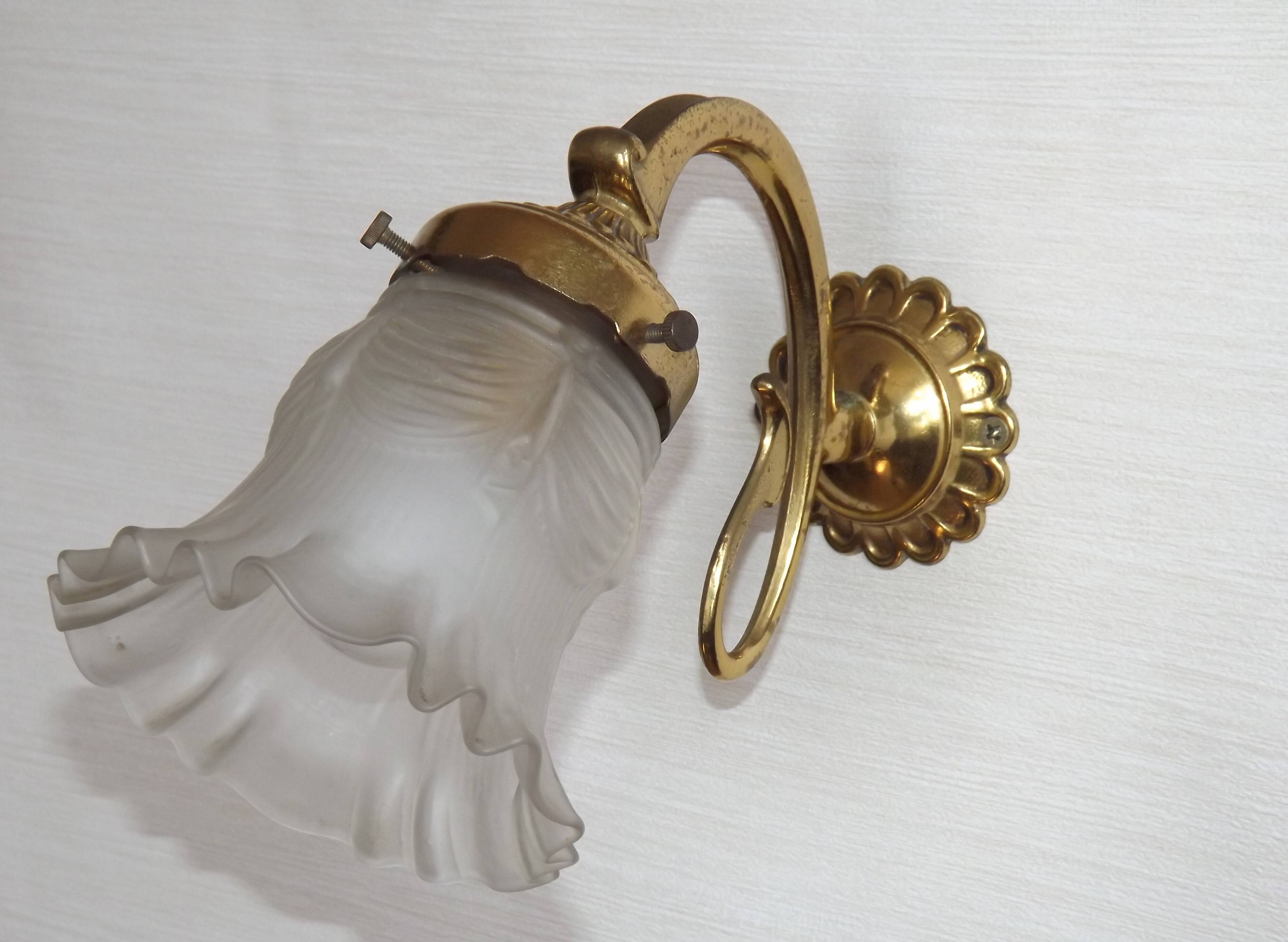 French Vintage Brass Single Wall Light Patterned Frilled Glass Shade
