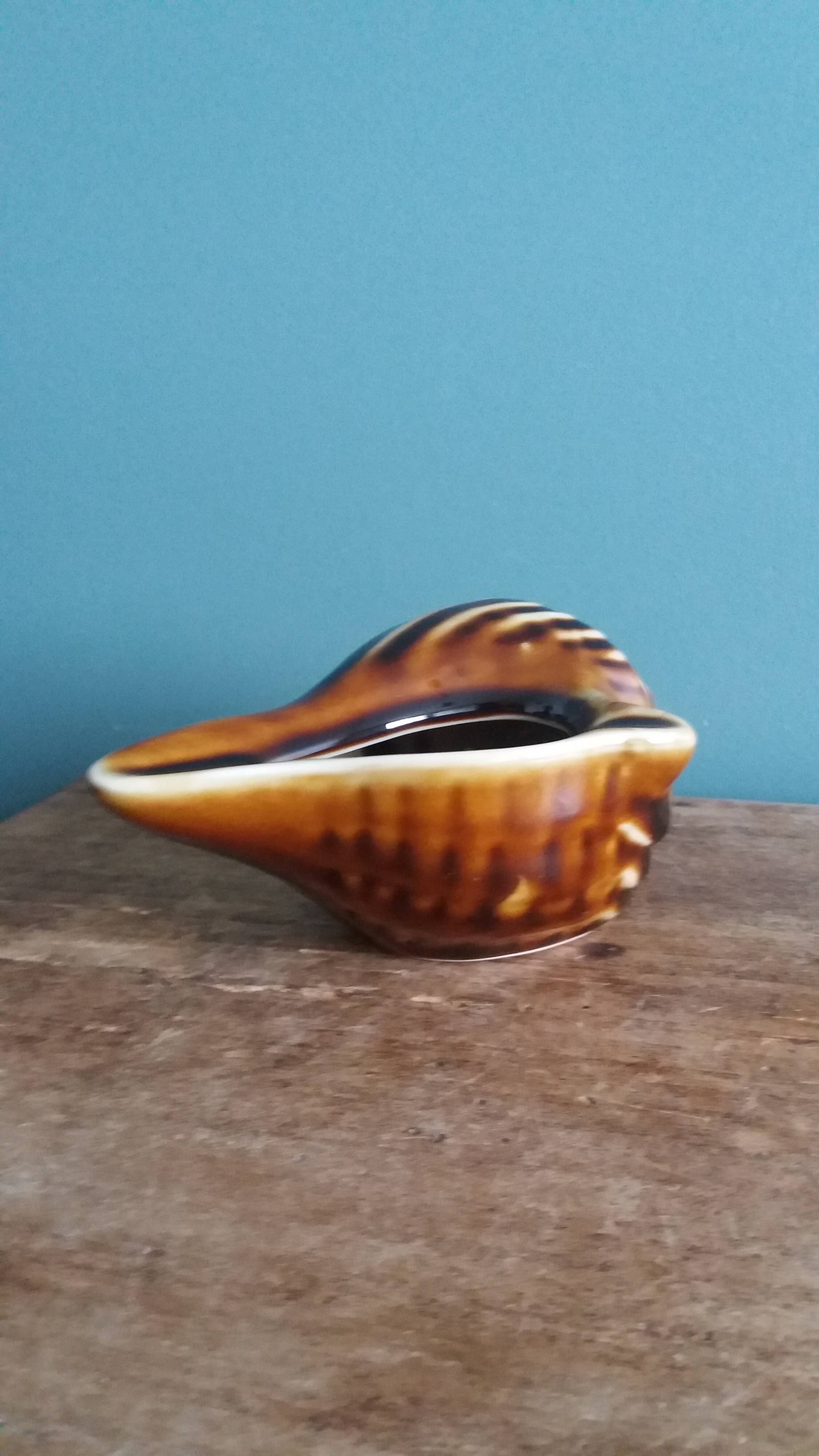 Ceramic shell ashtray