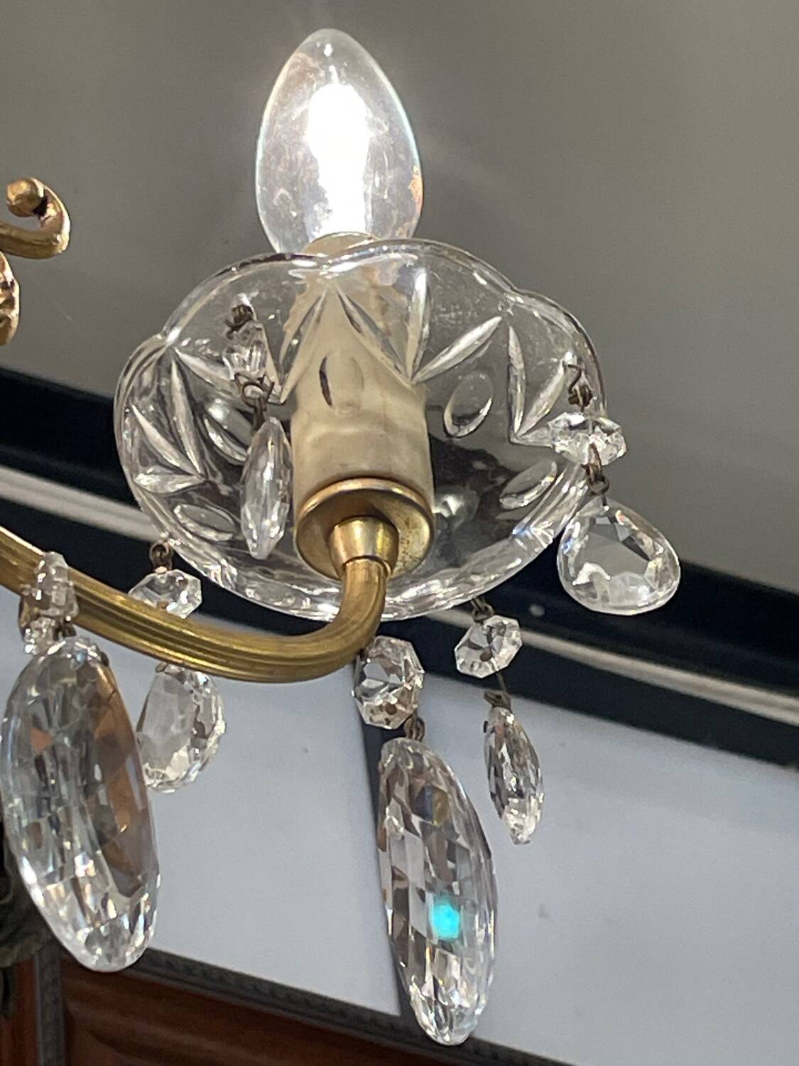 Three-light crystal chandelier