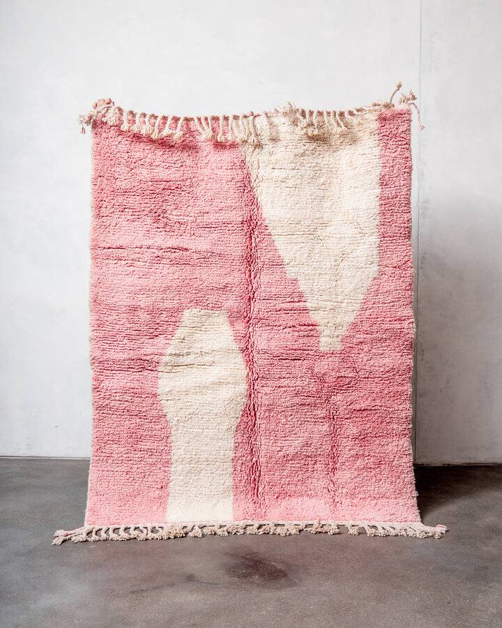 Tapis berbère traditionnel en laine rose fait main
