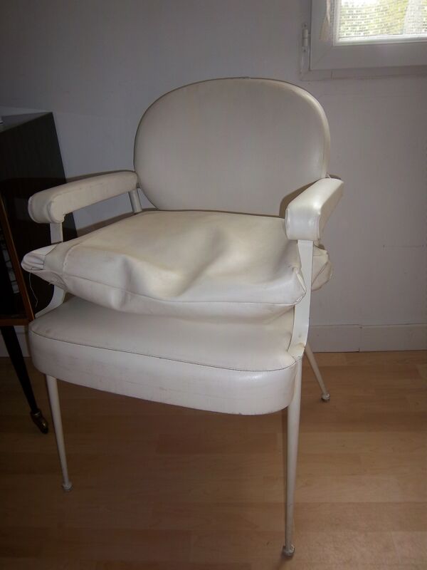 Fauteuil de coiffeur femme de 1950/60 skaï blanc