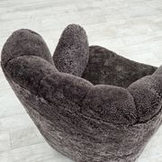 Années 1960, design danois, fauteuil rembourré, véritable peau de mouton.