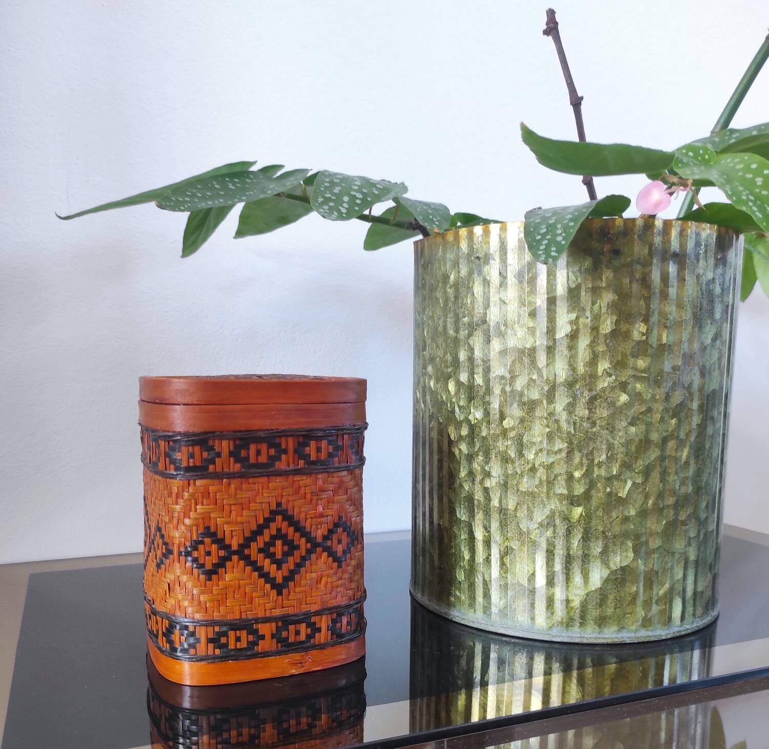 Vintage woven bamboo box - Artisanal Shanghai