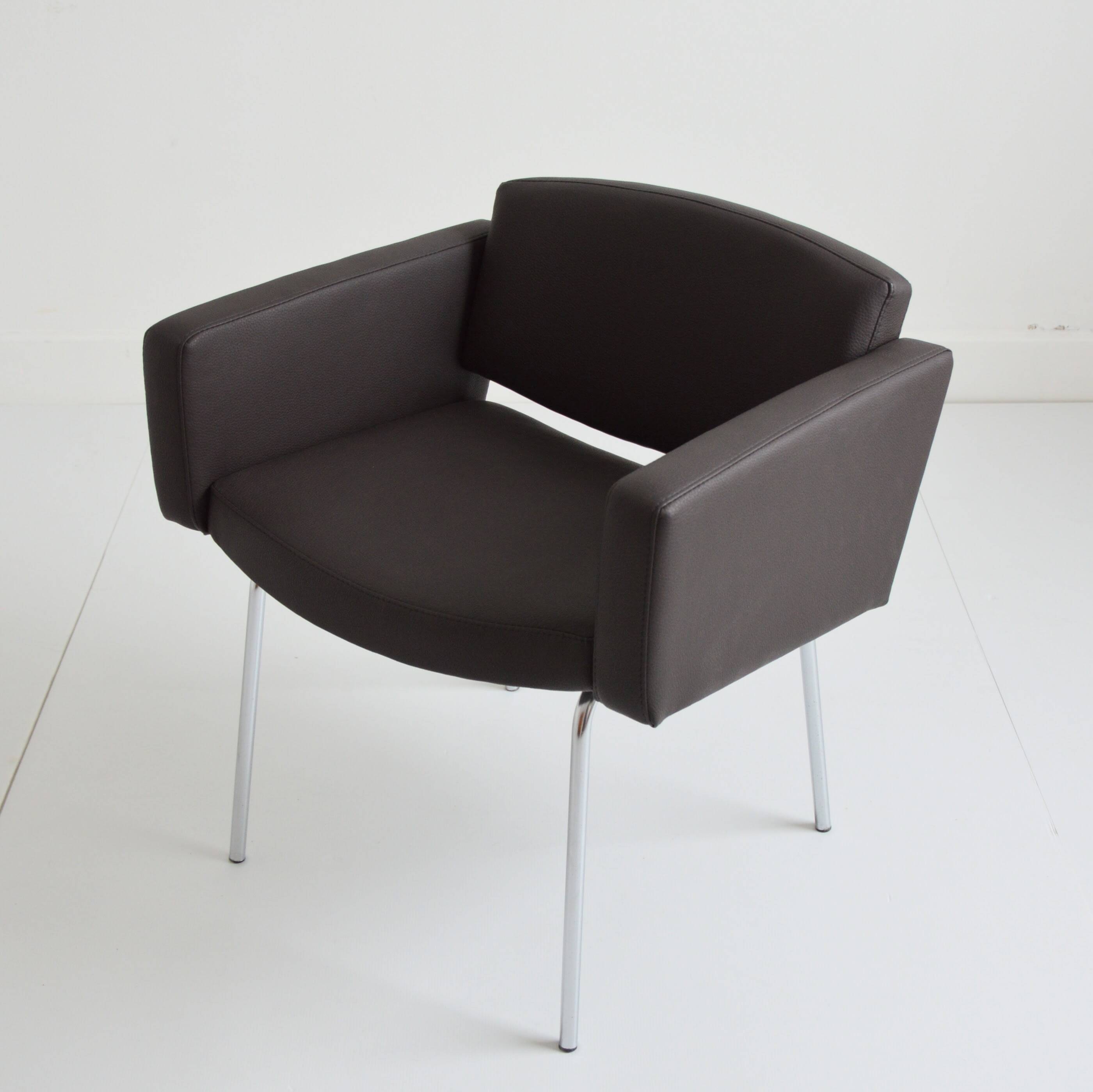 Fauteuil « Conseil » de Pierre Guariche pour Meurop 1960s ( 1 / 2 )