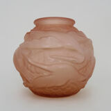 Art deco ball vase in pink glass paste with bird decoration