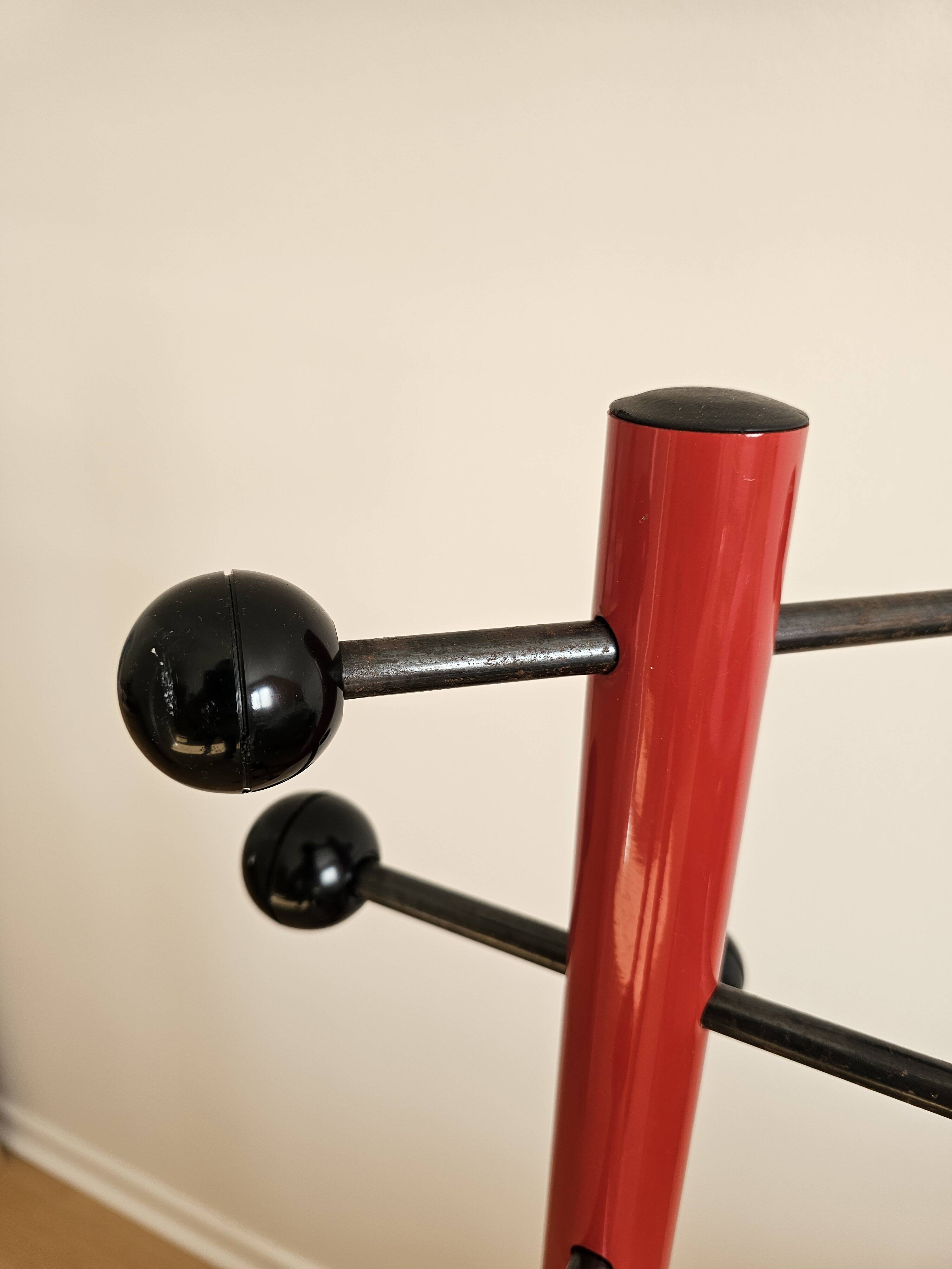 Black and red freestanding coat rack Italy 1980 Italian design style spa
