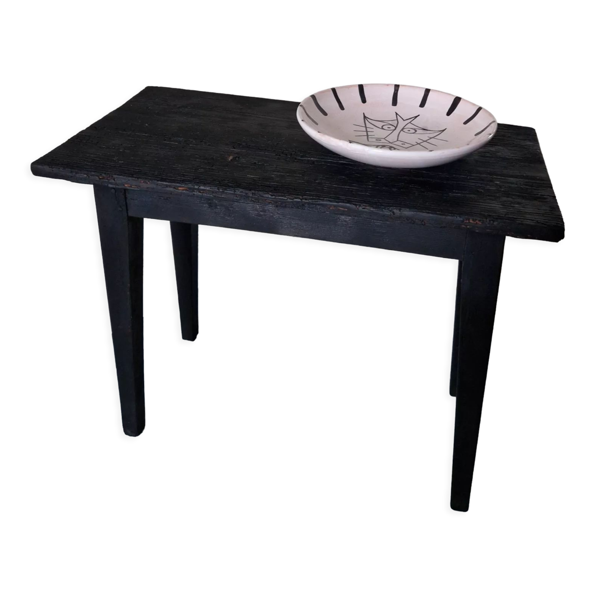Table basse en bois brûlé