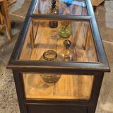 Vitrine ancienne sur pieds