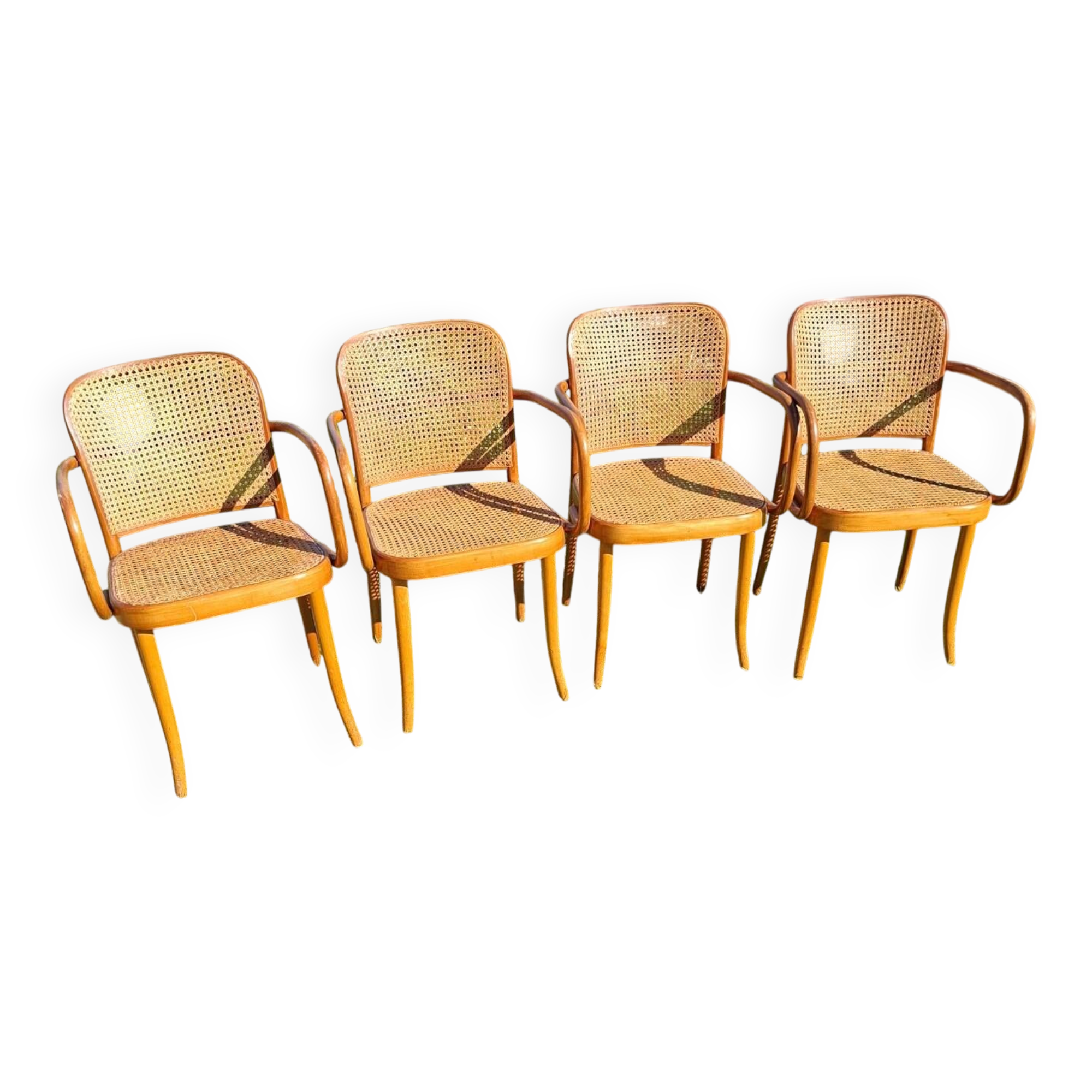 Lot de 4 fauteuils Prague 811 de Thonet