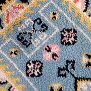 Tapis vintage français Savonnerie fait main en laine – 71 x 128 cm – 1960s